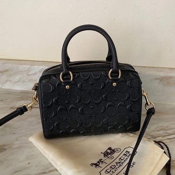 🪞 NEW Coach embossed logo signature leather top handle satchel handbag in black - Picture 4 of 7